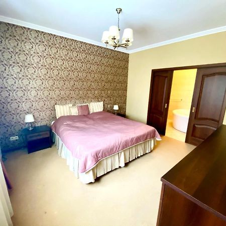 Przy Debach Hotell Stargard Szczeciński Eksteriør bilde