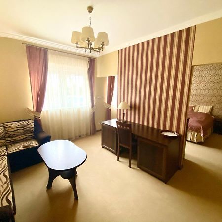 Przy Debach Hotell Stargard Szczeciński Eksteriør bilde
