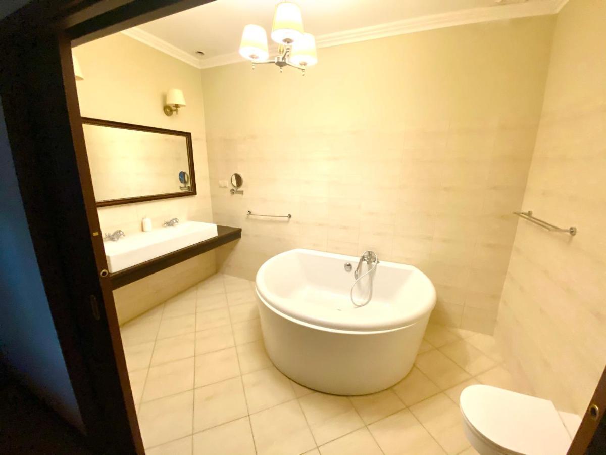Przy Debach Hotell Stargard Szczeciński Eksteriør bilde